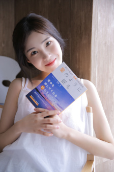 美女被绑在床扒衣摸隐私